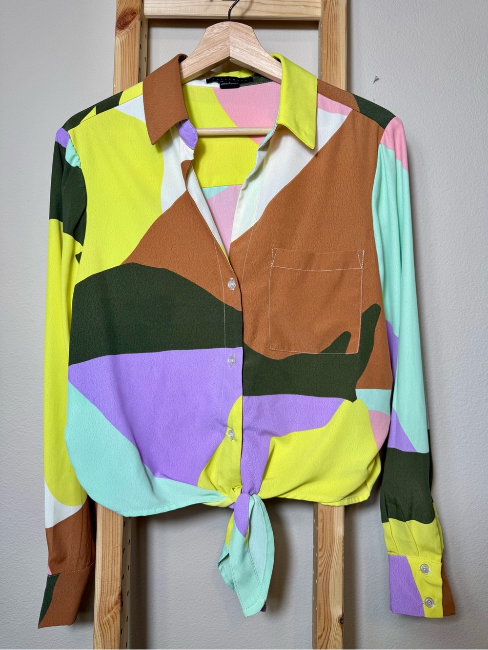 Sanctuary Multicolor Abstract Tie-Front Button Down Shirt